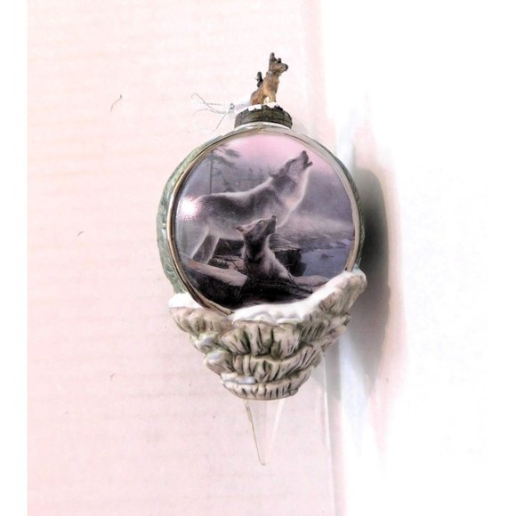 Call of the Wilderness Ornament Howing Lesson by Kevin Daniel 2000 Bradford - Picture 1 of 4